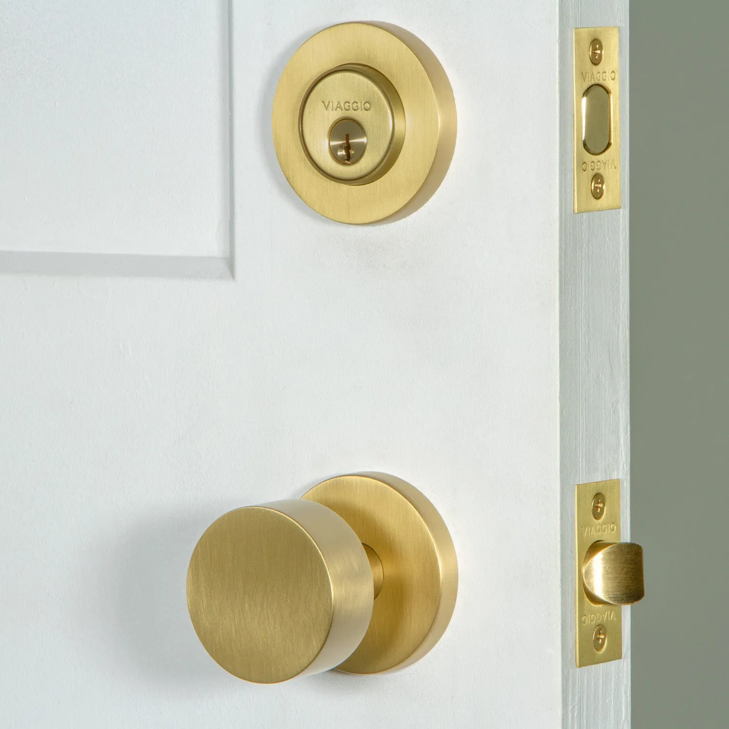 Circolo Rosette Entry Set with Circolo Knob in Satin Brass