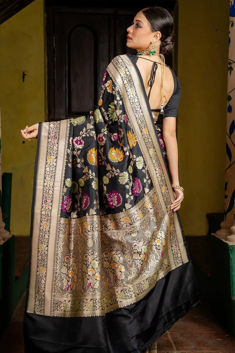 Effulgent Black Soft Silk Saree With Sempiternal Blouse Piece