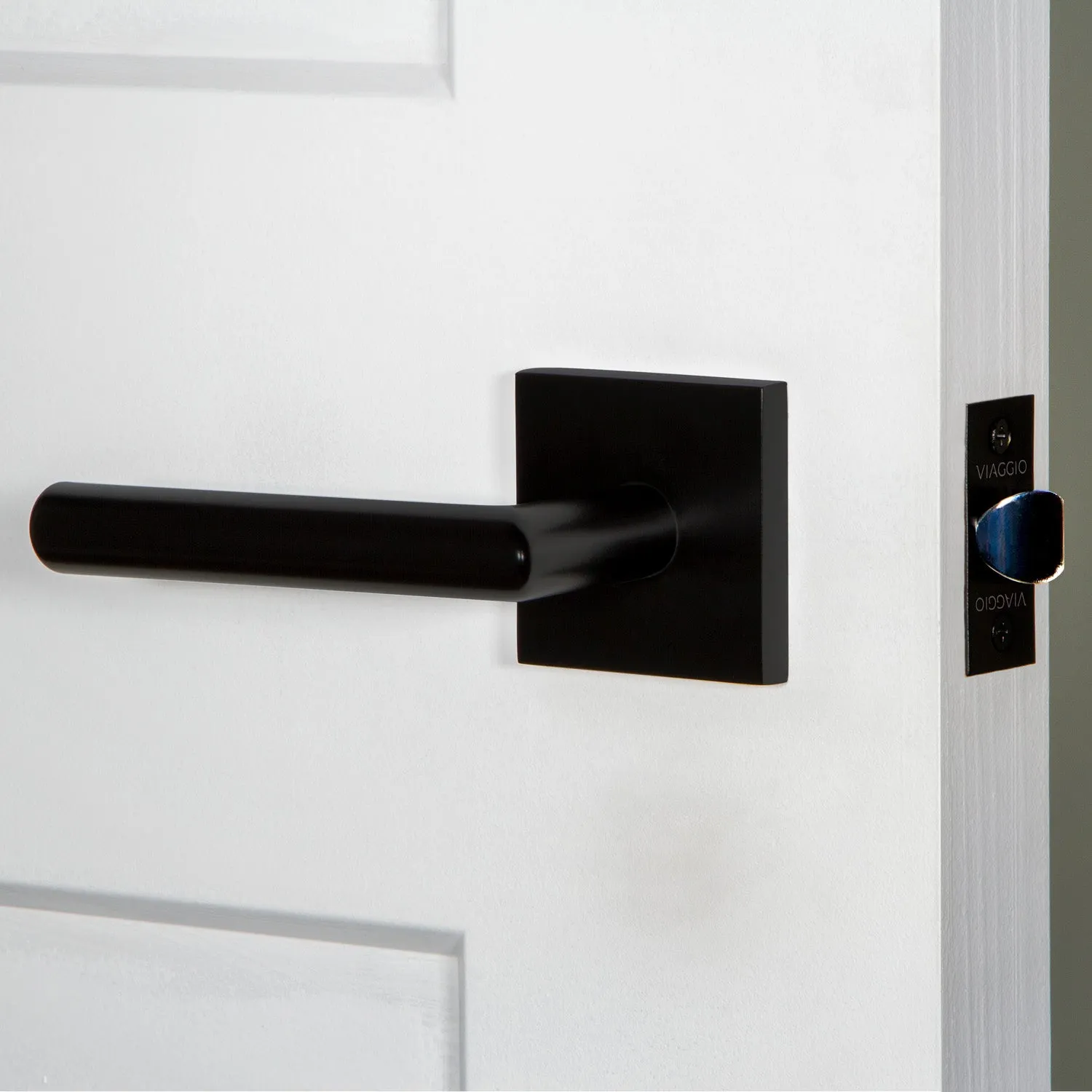 Quadrato Rosette with Moderno Lever in Satin Black
